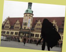 Halana vor dem Alten Rathaus in Leipzig. Foto: marco-reuther.de